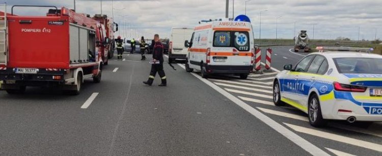 Un bărbat a murit, după ce mașina sub care lucra a căzut peste el, pe Autostrada A1 