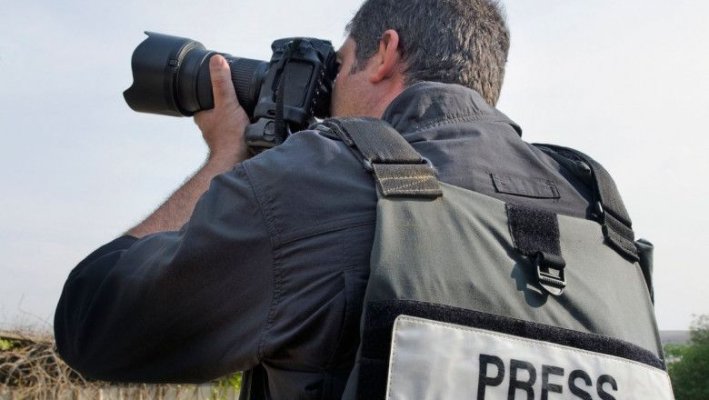 Un român cu cazier, suspectat că ar fi creierul unei operațiuni menite să neutralizeze un jurnalist incomod