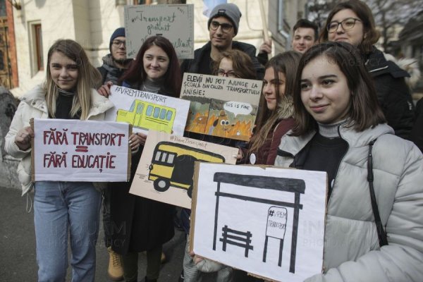 Asociația Elevilor din Constanța, protest în fața Ministerului Educației 