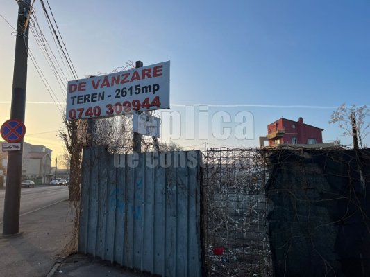 Terenul unde urma să se construiască un mall, în zona Doi Cocoși, se vinde în rate. Video 