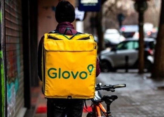 Cum face Glovo evaziune fiscală cu zâmbetul pe buze și făcând pe proștii?!