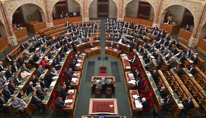 Parlamentul ungar a votat suspendarea aplicării Tratatului privind Forţele Armate Convenţionale în Europa