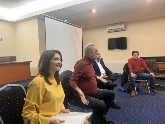 Consilierul local Mihaela Andrei, la discuții cu cetățenii