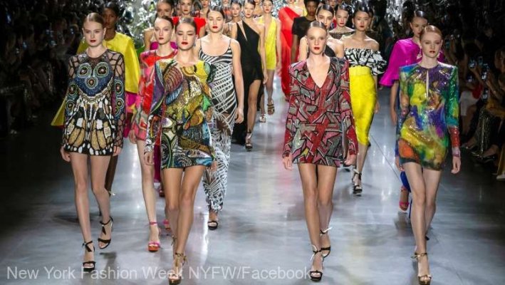 Elemente metalice colorate şi flori autumnale vor marca Săptămâna Modei de la New York