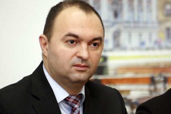 Fostul ministru Cristian Adomniţei scapă de închisoare în dosarul ''Albumul''