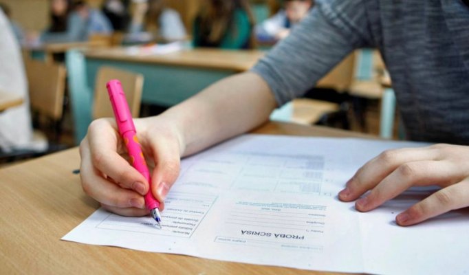 Profesorii nu și-au dat seama și au dat subiecte greșite la simularea pentru Evaluarea Națională