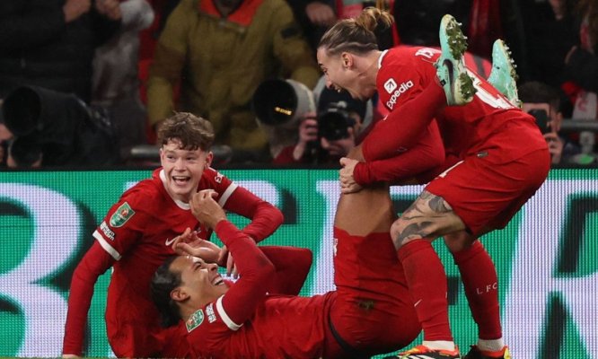 Liverpool a cucerit Cupa Ligii Angliei pentru a zecea oară