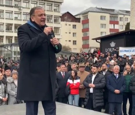 Liberalul Gheorghe Flutur i-a luat bilet de avion spre Moscova liderului AUR George Simion 