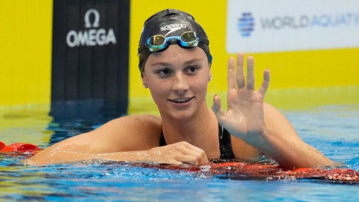 Înot: Canadianca Summer McIntosh a pus capăt dominaţiei de 13 ani a americancei Katie Ledecky la 800 m