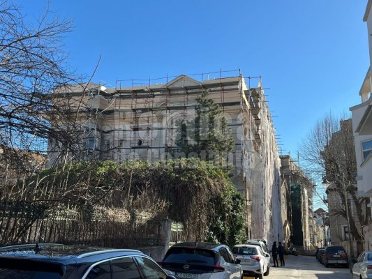 Familia Dușu a dat de bani! S-a apucat să reabiliteze Hotelul Intim din Peninsulă 