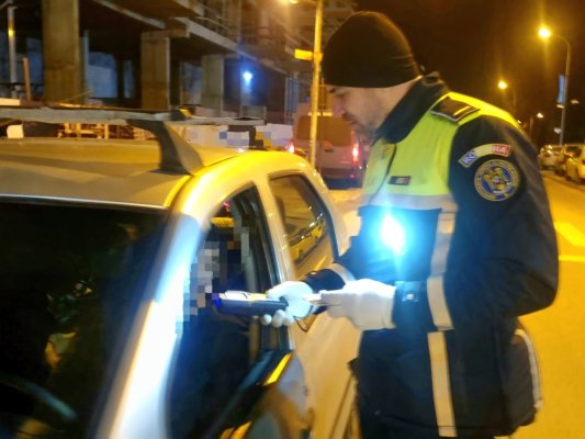 Razii ale polițiștilor la Neptun: Club amendat pentru că oferea băuturi alcoolice minorilor