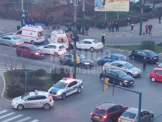 Accident rutier pe bulevardul Tomis. Două persoane au fost rănite