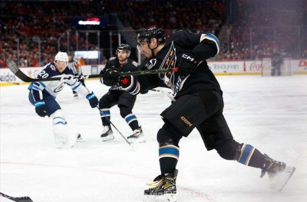 Hochei: NHL - Aleksandr Ovecikin a doborât recordul de goluri în poarta goală deţinut de Wayne Gretzky