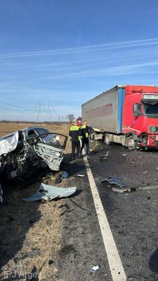 Un mort şi un rănit în urma unui accident produs pe DN 65