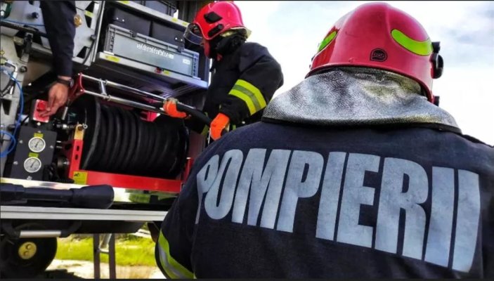 Incendiu la un apartament din Mangalia. Pompierii intervin cu 2 autospeciale