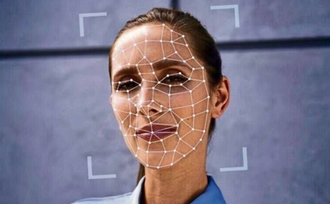 Doi ani de închisoare pentru cei care creează și distribuie deep fake pe rețelele sociale