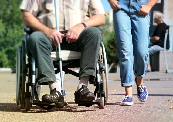 Persoanele cu dizabilități ar putea beneficia de pensii de invaliditate