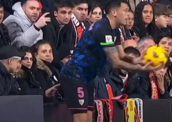 La Liga: Un suporter i-a introdus degetul în anus unui jucător care se pregătea să bată un aut
