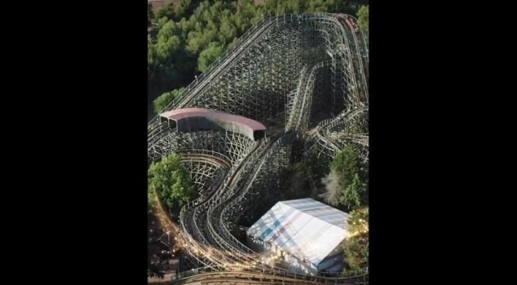 Scene de groază într-un parc de aventură! 14 victime, după ce un copac a căzut peste un roller-coaster