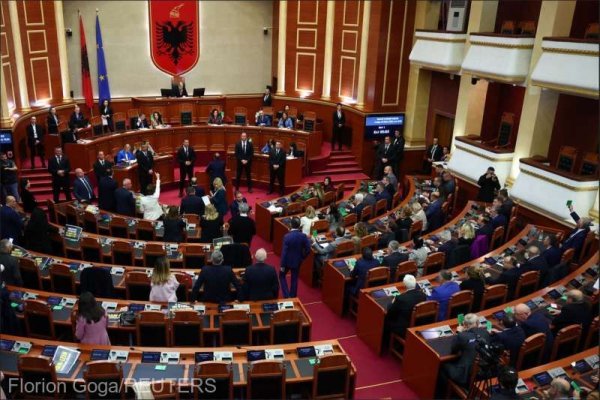 Parlamentul Albaniei a ratificat acordul privind migranţii cu Italia
