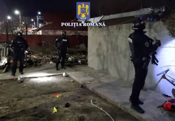 Percheziții la Constanța: trei persoane bănuite de furt din mașini! Video