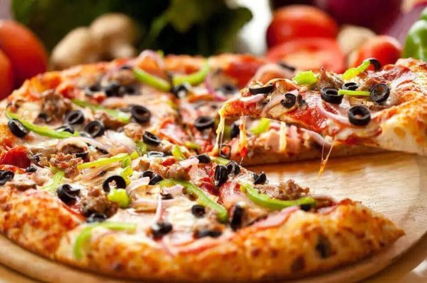 Pizza s-a scumpit cu 5,9% anul trecut în UE şi cu 6,5% în România