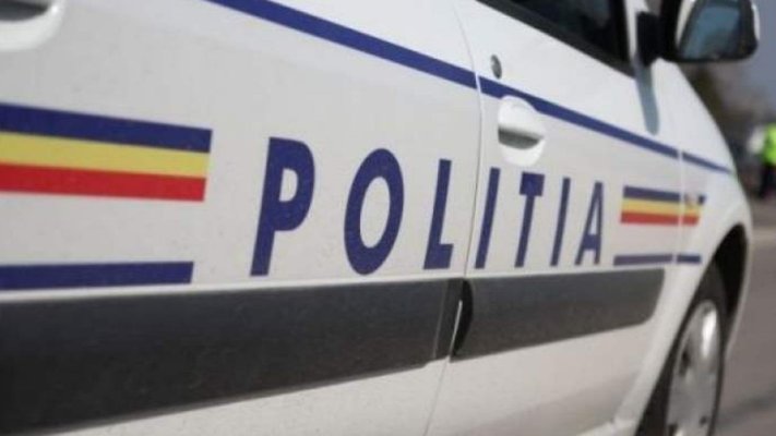 Un șofer beat și drogat a intrat cu mașina în parapet pe A1