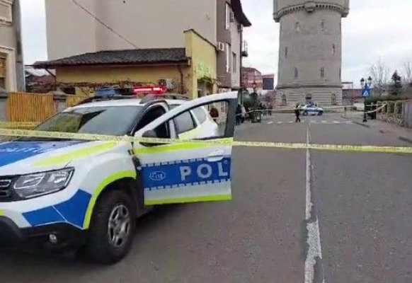Sute de tone de azot, depozitate direct pe sol, descoperite de către polițiștii constănțeni