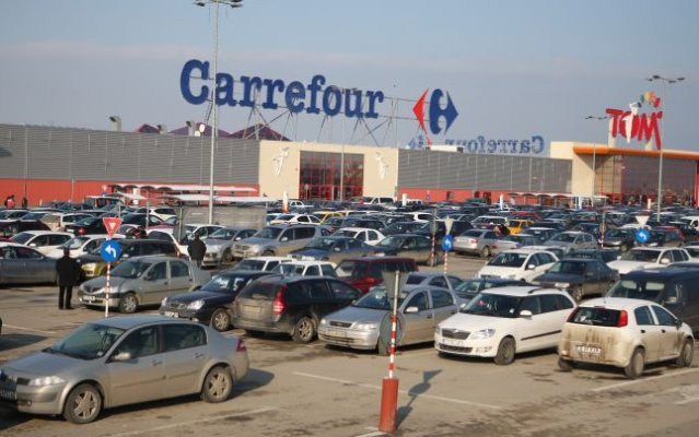 Autobuzele 13, 43C, și 100 C nu intră, temporar, în parcarea Tom-Carrefour