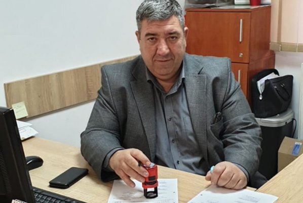 Un primar care a violat o copilă de 13 ani și a lăsat-o gravidă s-a întors pe funcție