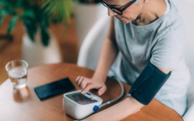 Top 7 obiceiuri sănătoase de dimineață care scad tensiunea arterială