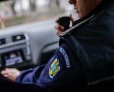 Urmărire ca-n filme: Un șofer beat a fost prins după ce a fugit de poliție și a lovit un agent