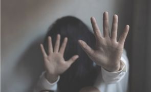 Fiul directoarei de la scoala nr. 39, condamnat la inchisoare pentru racolare a minorilor in scopuri sexuale si viol