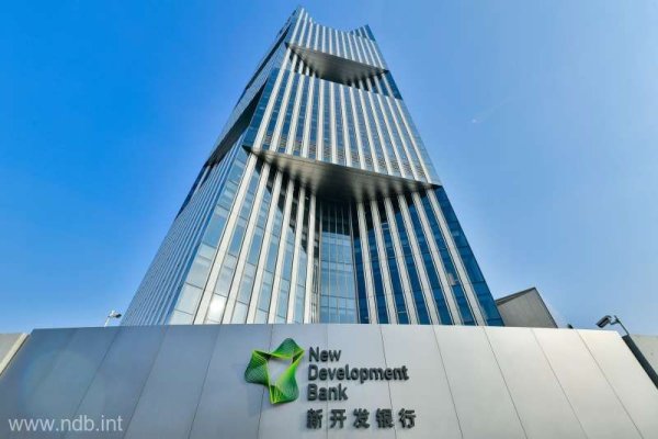 Banca BRICS vrea să acorde împrumuturi în valoare de cinci miliarde de dolari în 2024