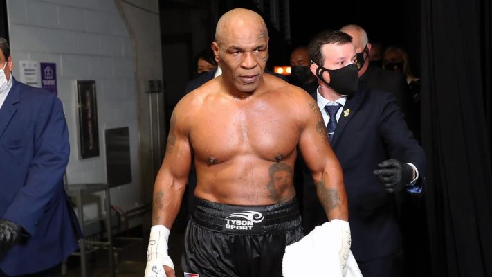 Lupta lui Mike Tyson cu Jake Paul, star de pe YouTube, a fost amânată 
