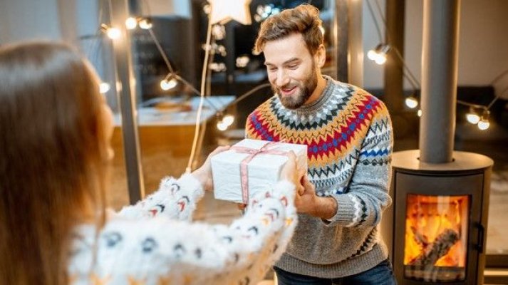 De ce să alegi un cadou inedit pentru bărbatul din viața ta? Pentru că este mai bun decât o cravată!