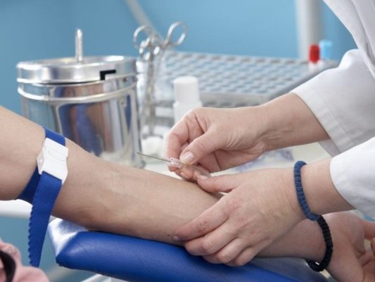 O nouă analiză de sânge detectează, cu o precizie extrem de mare, cancerul de colon