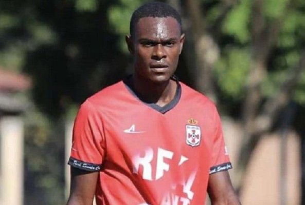 Un fotbalist de 24 de ani a murit după ce s-a prăbușit pe teren, în timpul unui antrenament