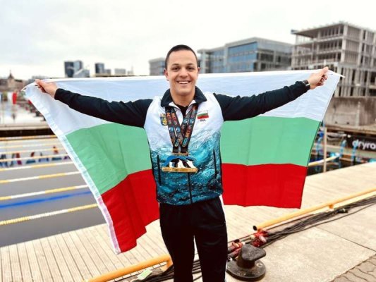 Performanţele înotătorului bulgar Ţanko Ţankov, recunoscute ca recorduri mondiale