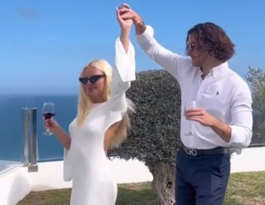Alexandra Stan, ipostaze fierbinți alături de noul iubit, milionarul Darcy Troch-Maxim