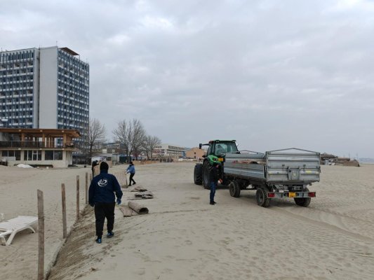 A început pregătirea plajelor pentru sezonul estival 2024