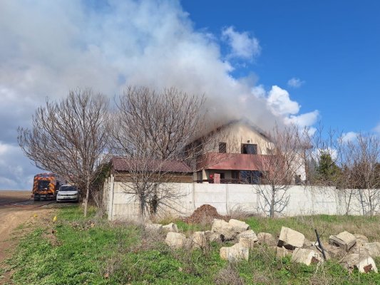 Incendiu la o casă în Constanța