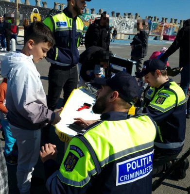 Sute de copii de toate vârstele au participat la Ziua Poliției Române, în Portul Tomis