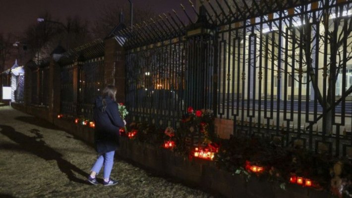 Statul Islamic afirmă că armele atacatorilor de la Moscova au funcţionat defectuos, altfel puteau ucide mai mult