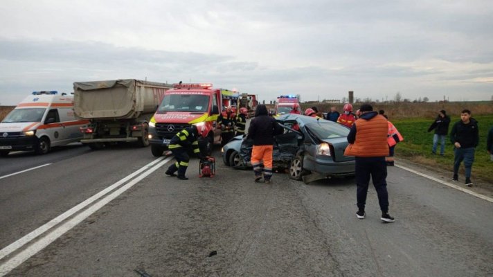 Accident rutier în Mihail Kogălniceanu! Două victime au ajuns la spital