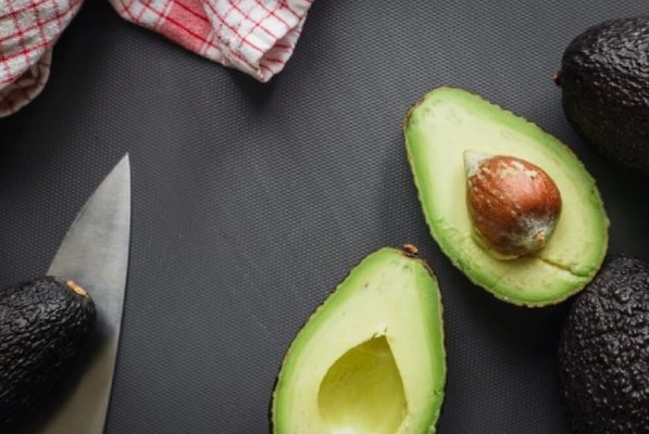Un avocado pe zi poate îmbunătăți calitatea generală a dietei. Explicația cercetătorilor