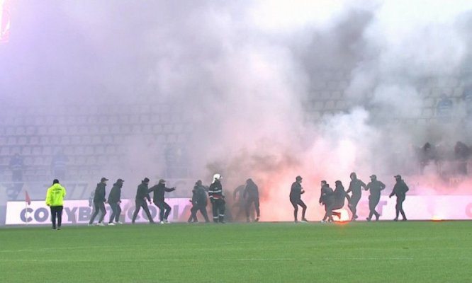 Liderul galeriei CSA Steaua, plasat în arest la domiciliu după violenţele de la meciul Dinamo - UTA