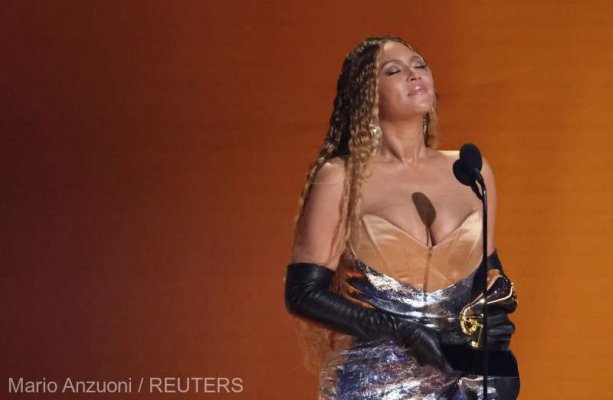Beyonce, o vedetă afro-americană a muzicii pop, lansează primul său album country