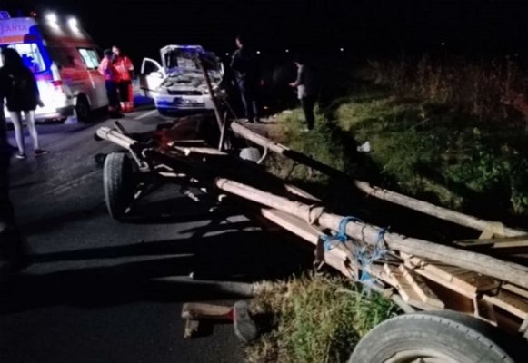 O persoană a murit, după o coliziune între un autoturism și o căruță, în apropiere de Pietreni