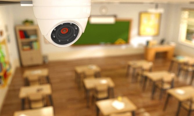 Camere de supraveghere şi îmbunătăţirea serviciului la școala unde un copil a fost agresat sexual de colegii lui
